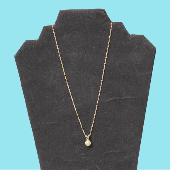 Vintage Avon December Birthstone and Faux Pearl Goldtone Necklace 1980’s - Picture 2 of 3